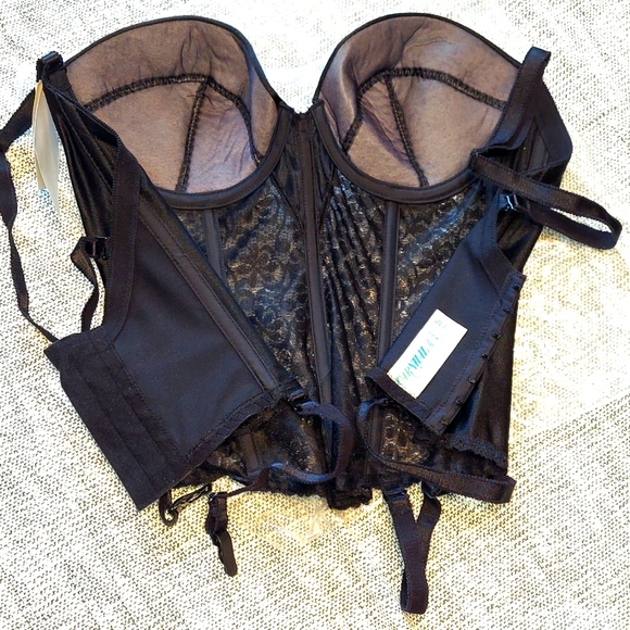 NWT Carnival Black Lace and Satin Bustier - Picture 4 of 7